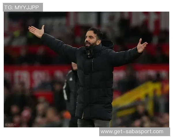 卡拉格与斯科尔斯齐声呼吁阿莫林圣诞前辞职时间已不再充裕